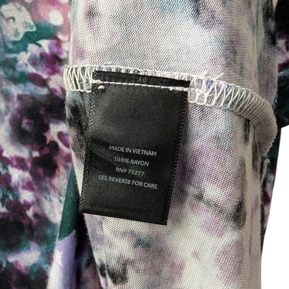 SIMPLY VERA VERA WANG WOMEN'S GREEN/PURPLE FLUTTER SLEEVE GRAPHIC TEE SIZE L - Picture 7 of 7